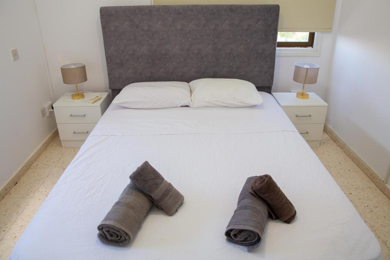 Spacious 2 Bedroom Appartment Near Mall -Internet 1Gbps Paphos Exteriör bild