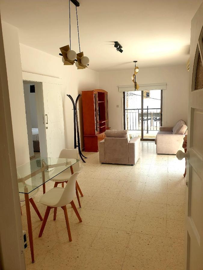 Spacious 2 Bedroom Appartment Near Mall -Internet 1Gbps Paphos Exteriör bild