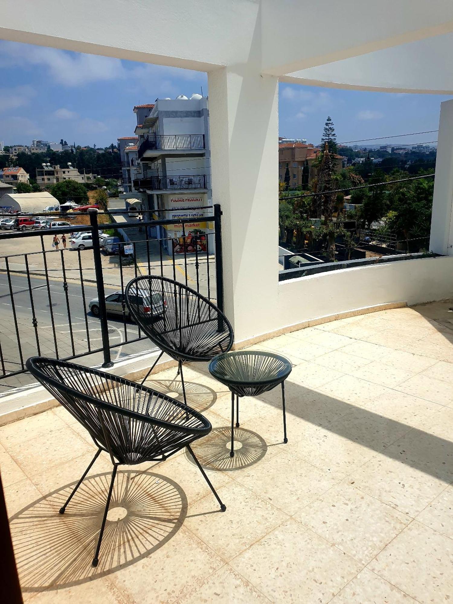Spacious 2 Bedroom Appartment Near Mall -Internet 1Gbps Paphos Exteriör bild